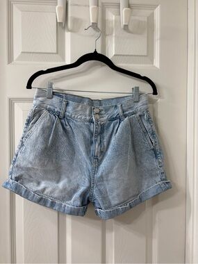 American Eagle Outfitters Light Wash Pleated High-Rise Denim Shorts